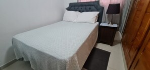 2 bedrooms, iron/ironing board, WiFi, bed sheets