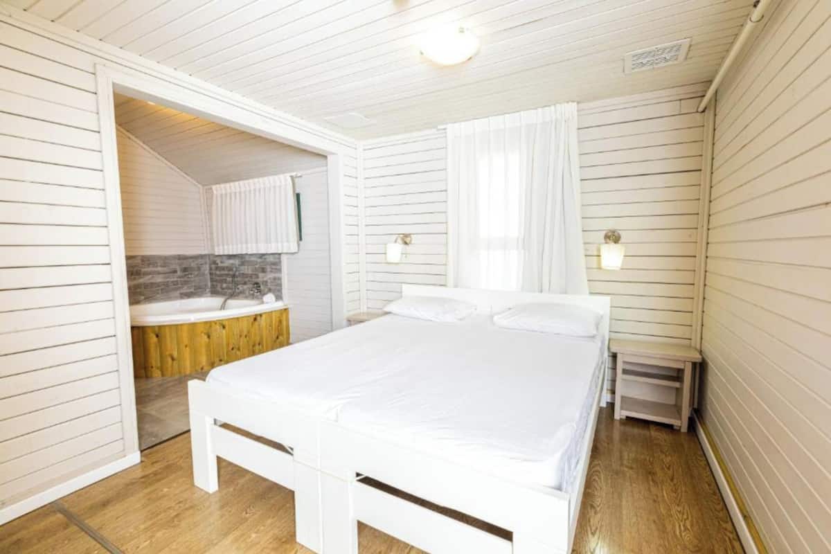 Gilad Cabin | 1 chambre, bureau, fer et planche à repasser, Wi-Fi gratuit