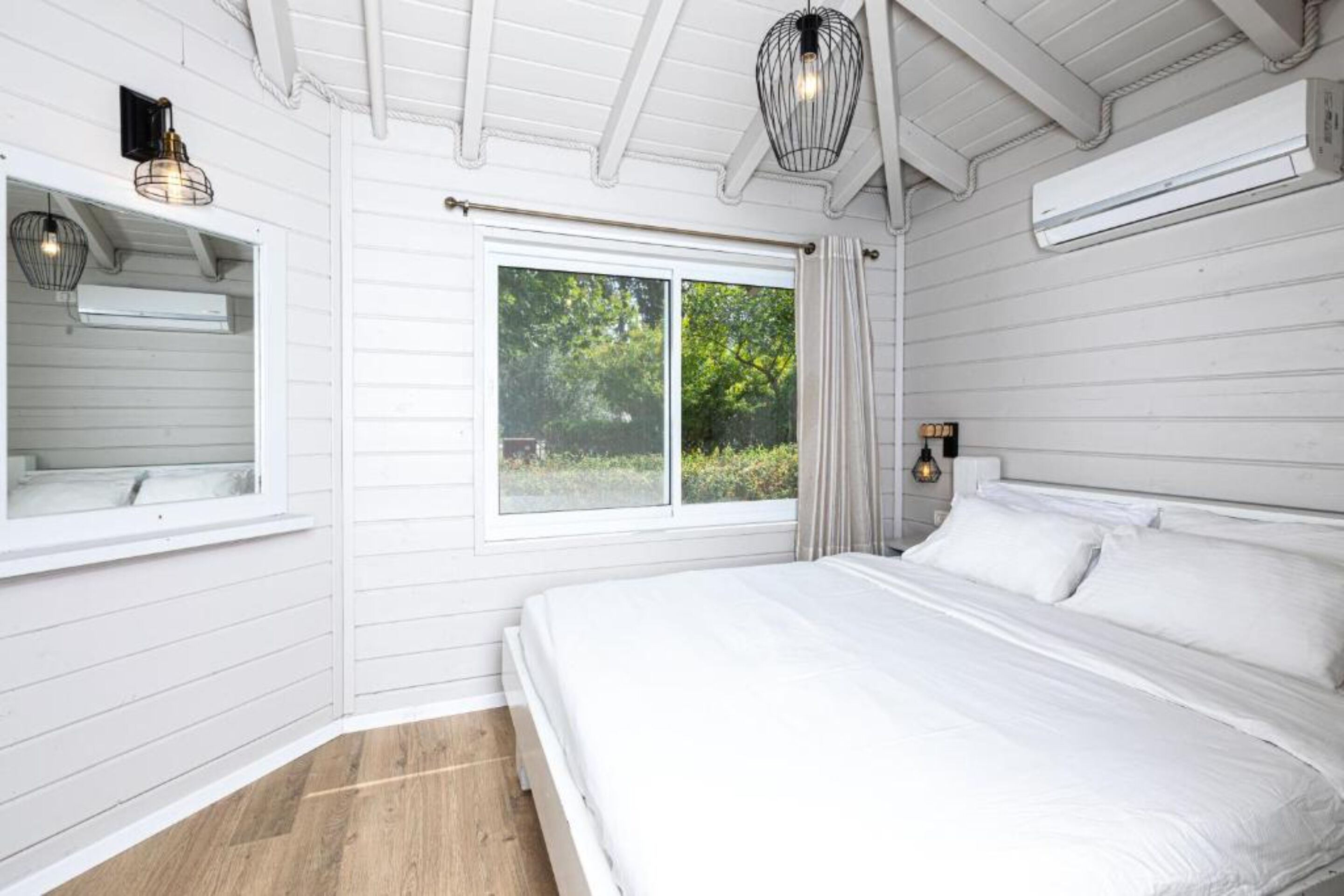 Gilboa Cabin | 1 bedroom, desk, iron/ironing board, free WiFi