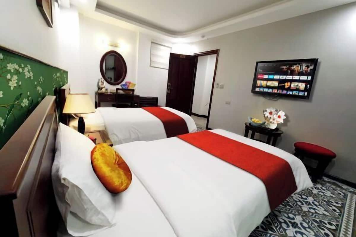 1 bedroom, premium bedding, minibar, in-room safe