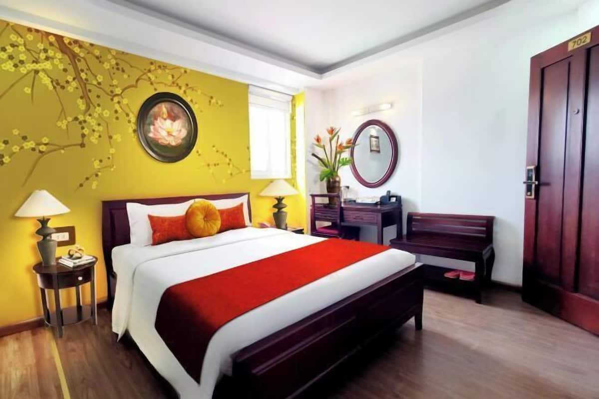 1 bedroom, premium bedding, minibar, in-room safe