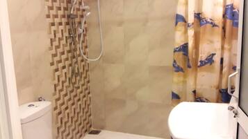 Luxury Double Room, 1 Queen Bed, Private Bathroom, Lagoon View | Bathroom