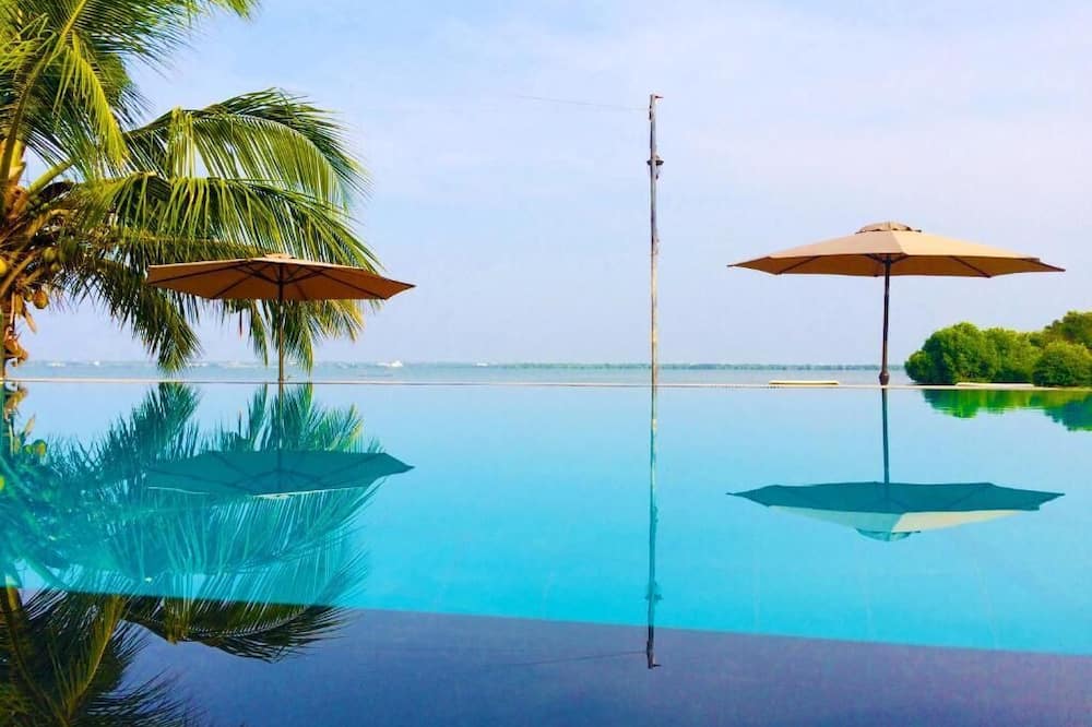 Nico Lagoon Hotel