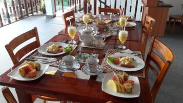 Café da manhã continental grátis todos os dias