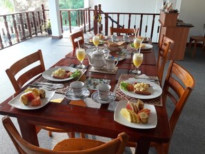 Free daily continental breakfast - Nico Lagoon Hotel (Negombo)