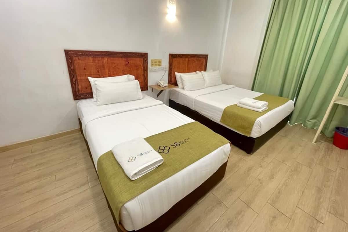 Comfort Triple Room | Desk, iron/ironing board, free WiFi, bed sheets