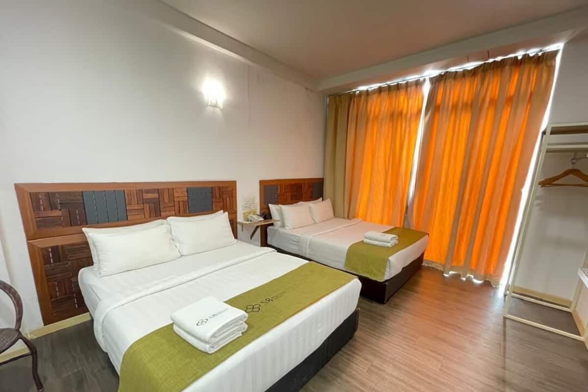 Family Double Room | Desk, iron/ironing board, free WiFi, bed sheets