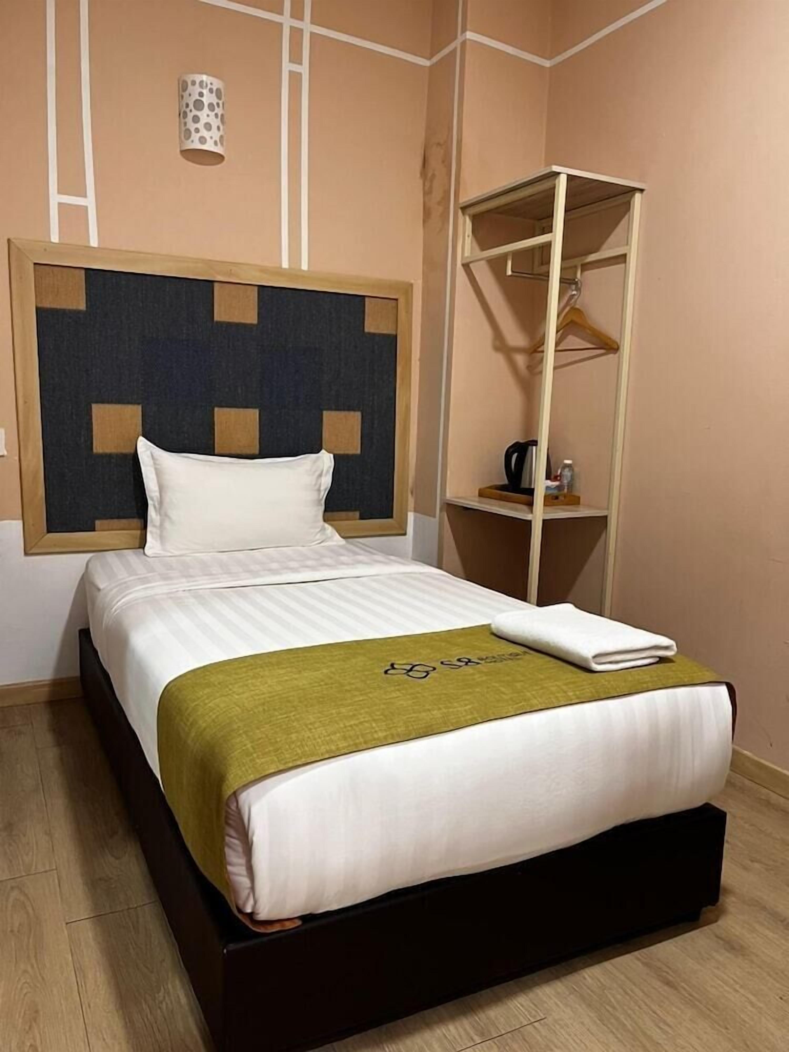 Desk, iron/ironing board, free WiFi, bed sheets