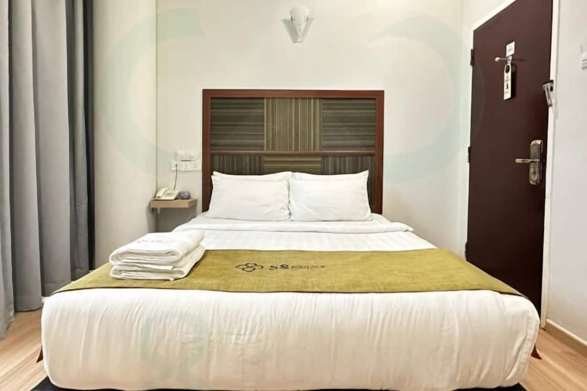 Schreibtisch, Bügeleisen/Bügelbrett, kostenloses WLAN, Bettwäsche