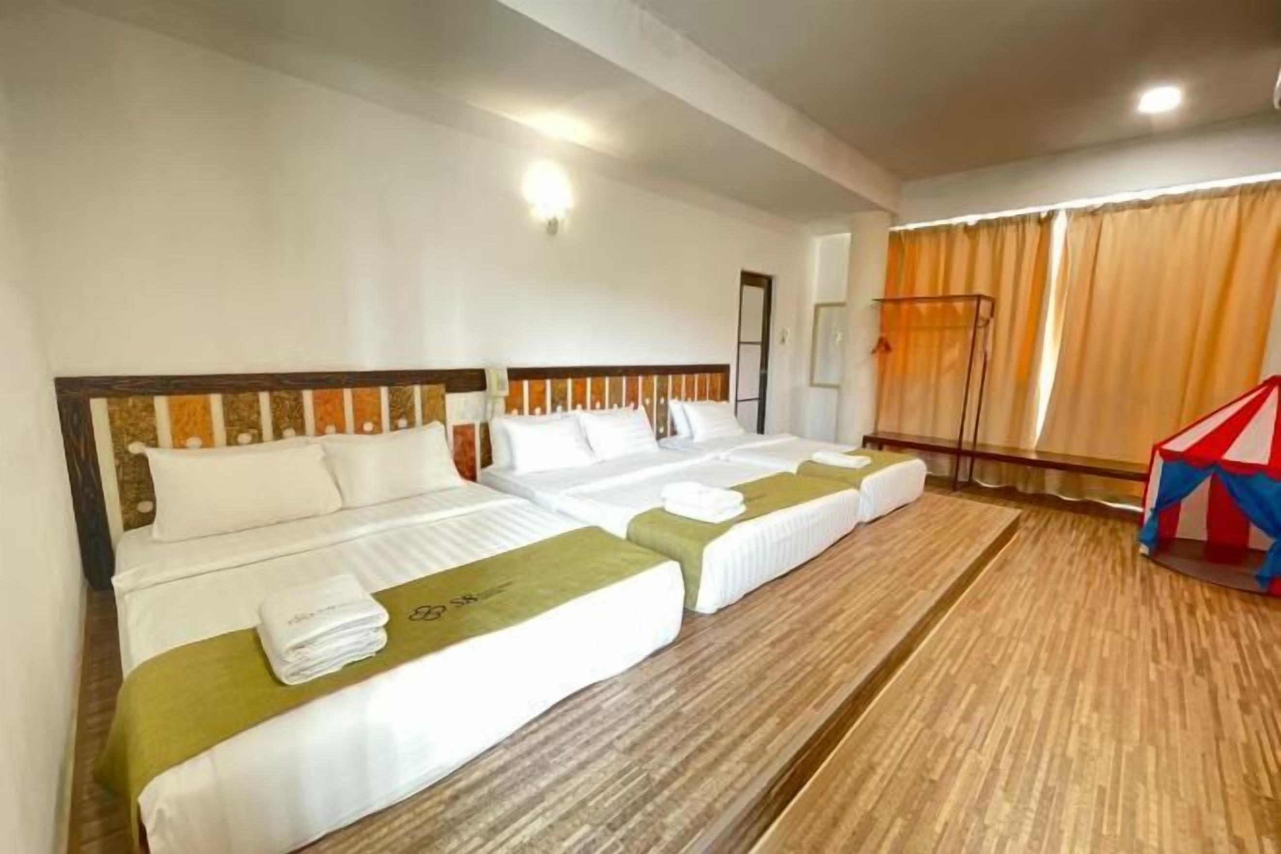 Desk, iron/ironing board, free WiFi, bed sheets