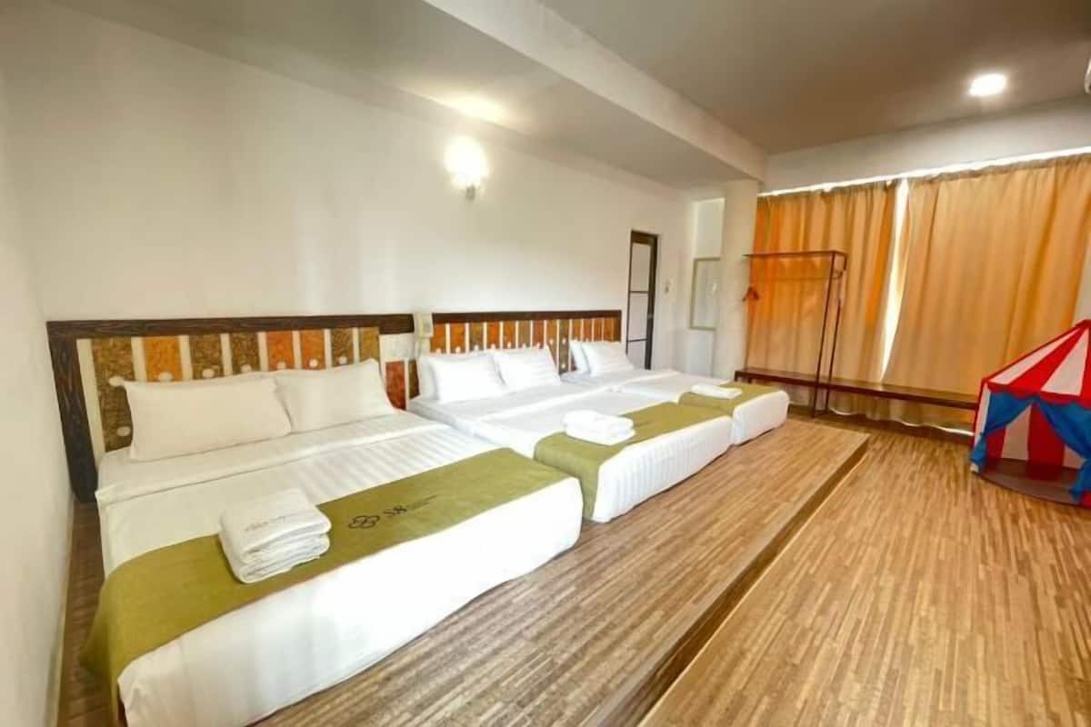 Desk, iron/ironing board, free WiFi, bed sheets