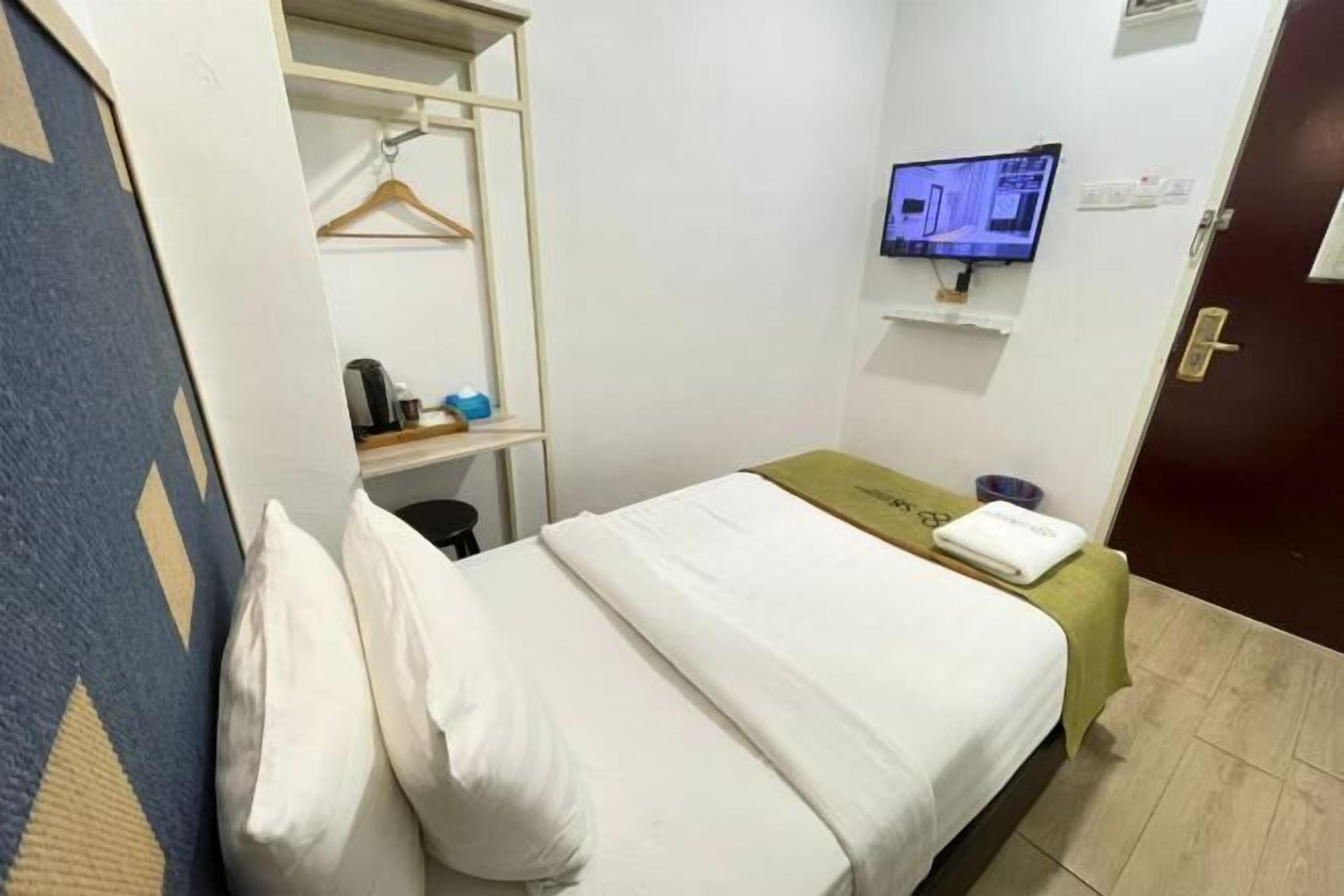 Desk, iron/ironing board, free WiFi, bed sheets