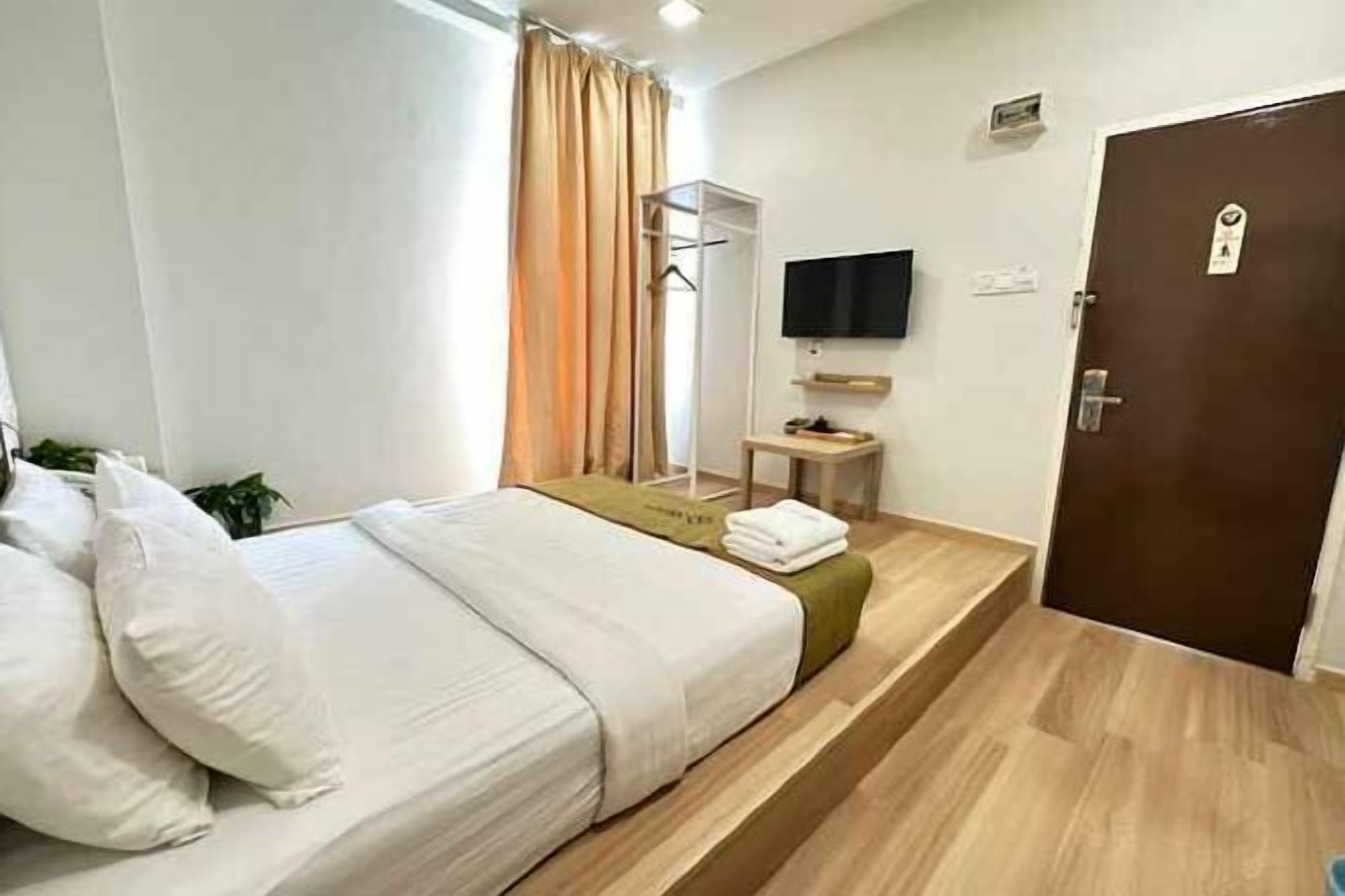 Desk, iron/ironing board, free WiFi, bed sheets