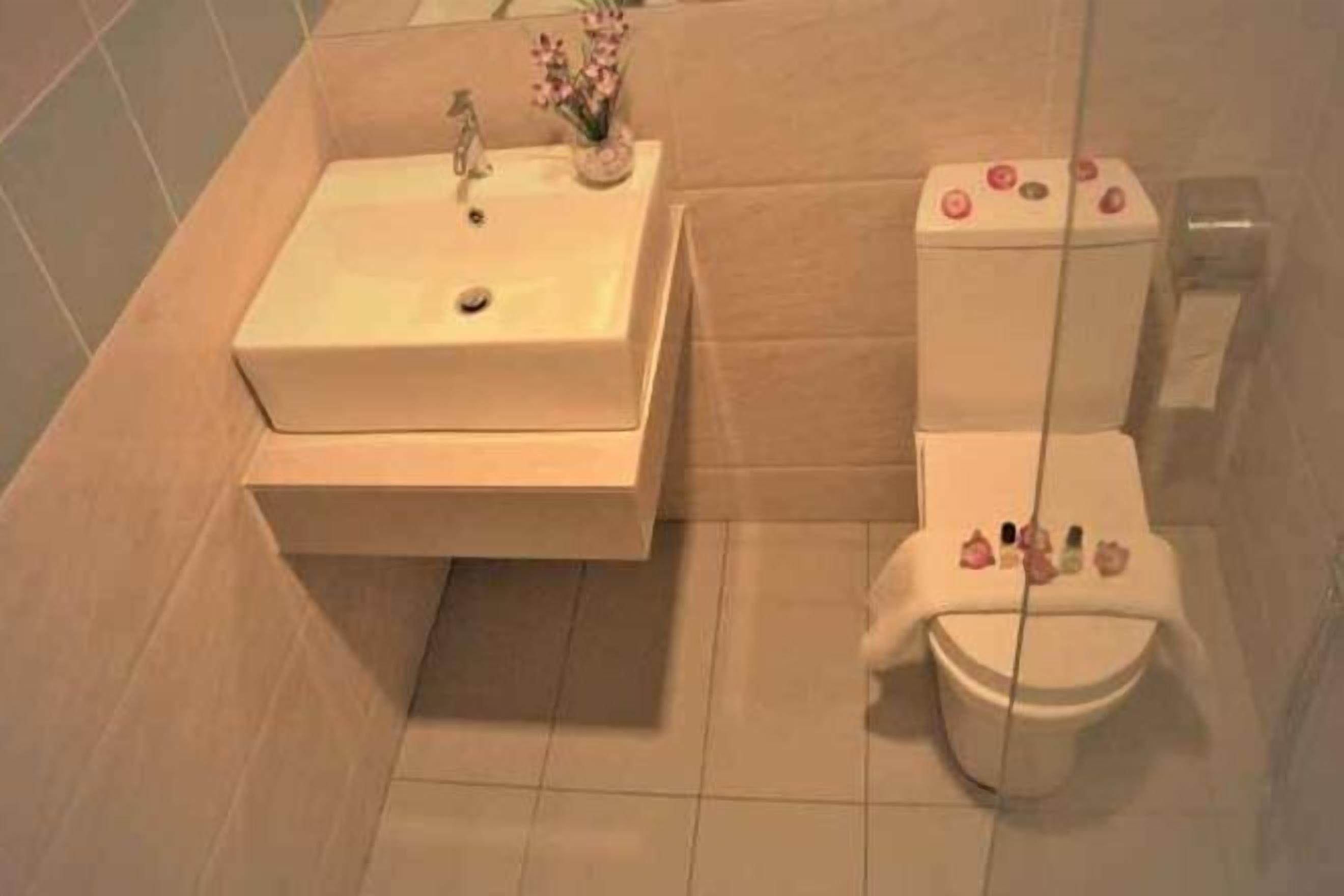 ห้องน้ำ | ฝักบัว, ของใช้ในห้องน้ำฟรี, ไดร์เป่าผม, รองเท้าสวมภายในห้อง