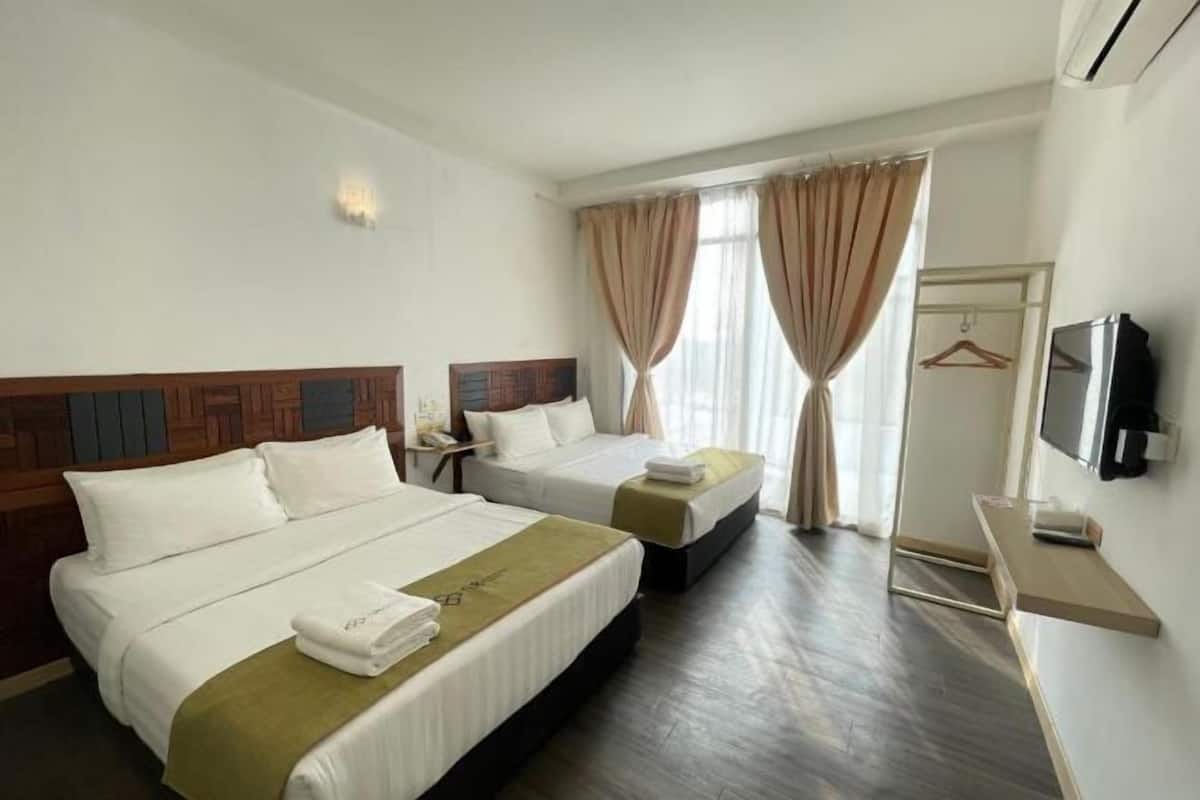 Skrivebord, strykejern/-brett, wi-fi (inkludert) og sengetøy