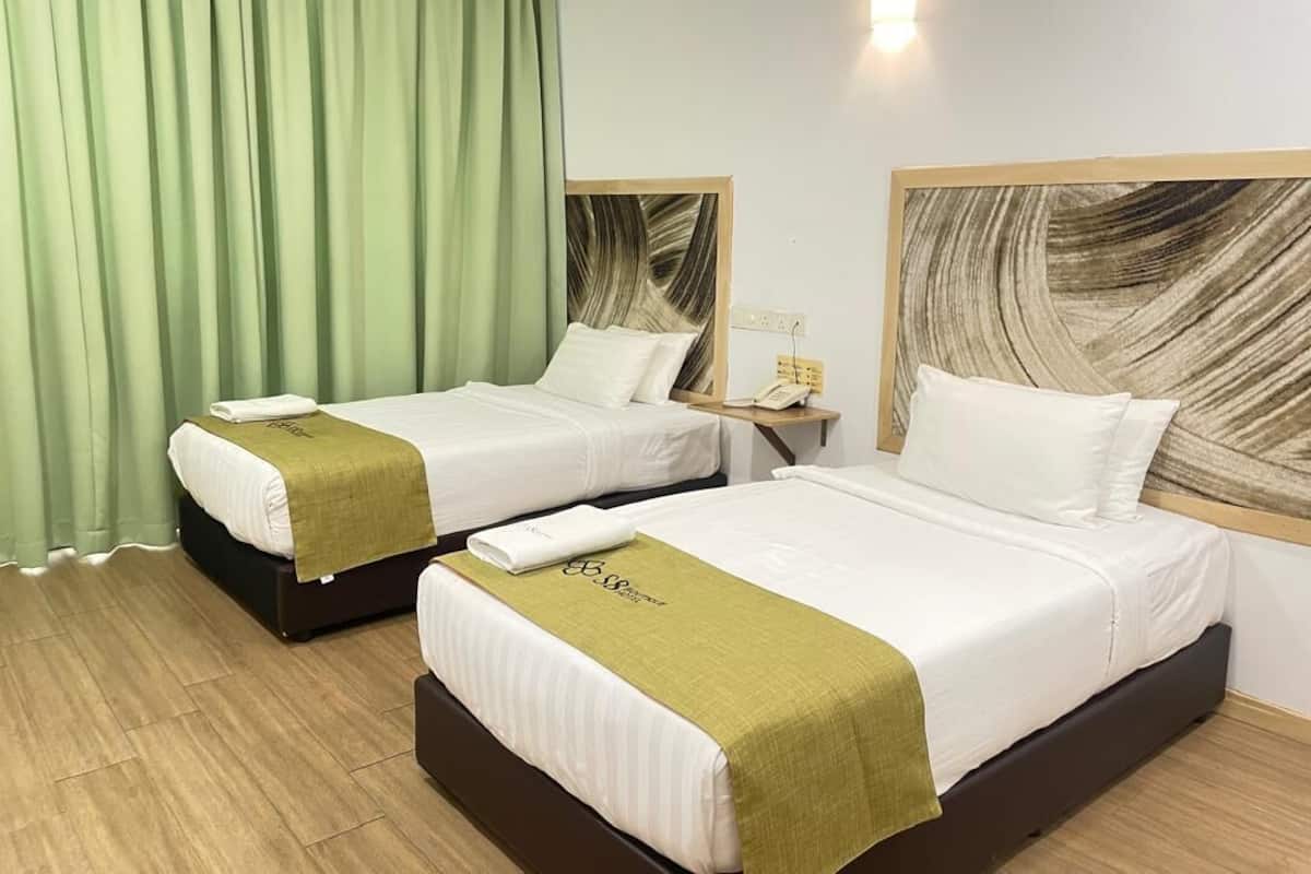 Deluxe Twin Room | Desk, iron/ironing board, free WiFi, bed sheets