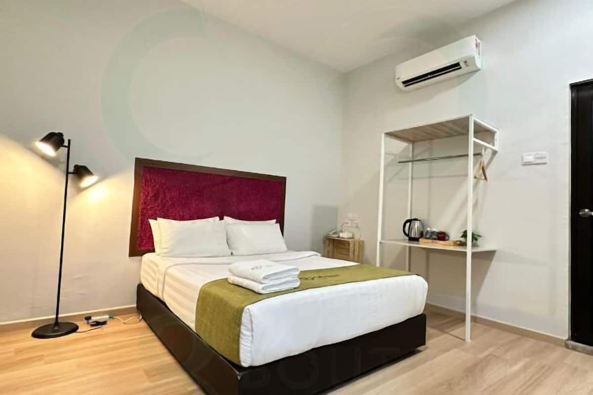 Schreibtisch, Bügeleisen/Bügelbrett, kostenloses WLAN, Bettwäsche