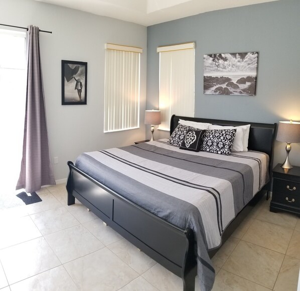 4 bedrooms, iron/ironing board, free WiFi, bed sheets