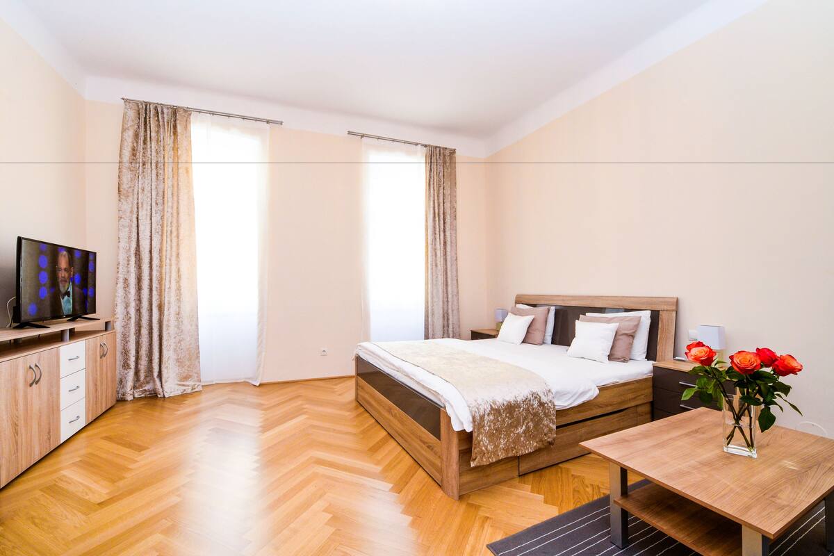 1 bedroom, iron/ironing board, free WiFi