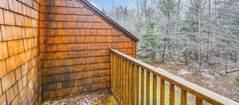 Charming Two bedroom Townhouse within walking distance to all activities Glazebrook J4