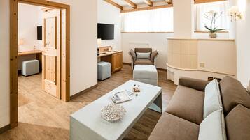 Suite | Living room | Flat-screen TV