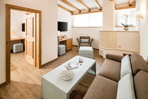 Suite | Living room - Giardin Boutique Hotel B&B (Selva di Val Gardena)