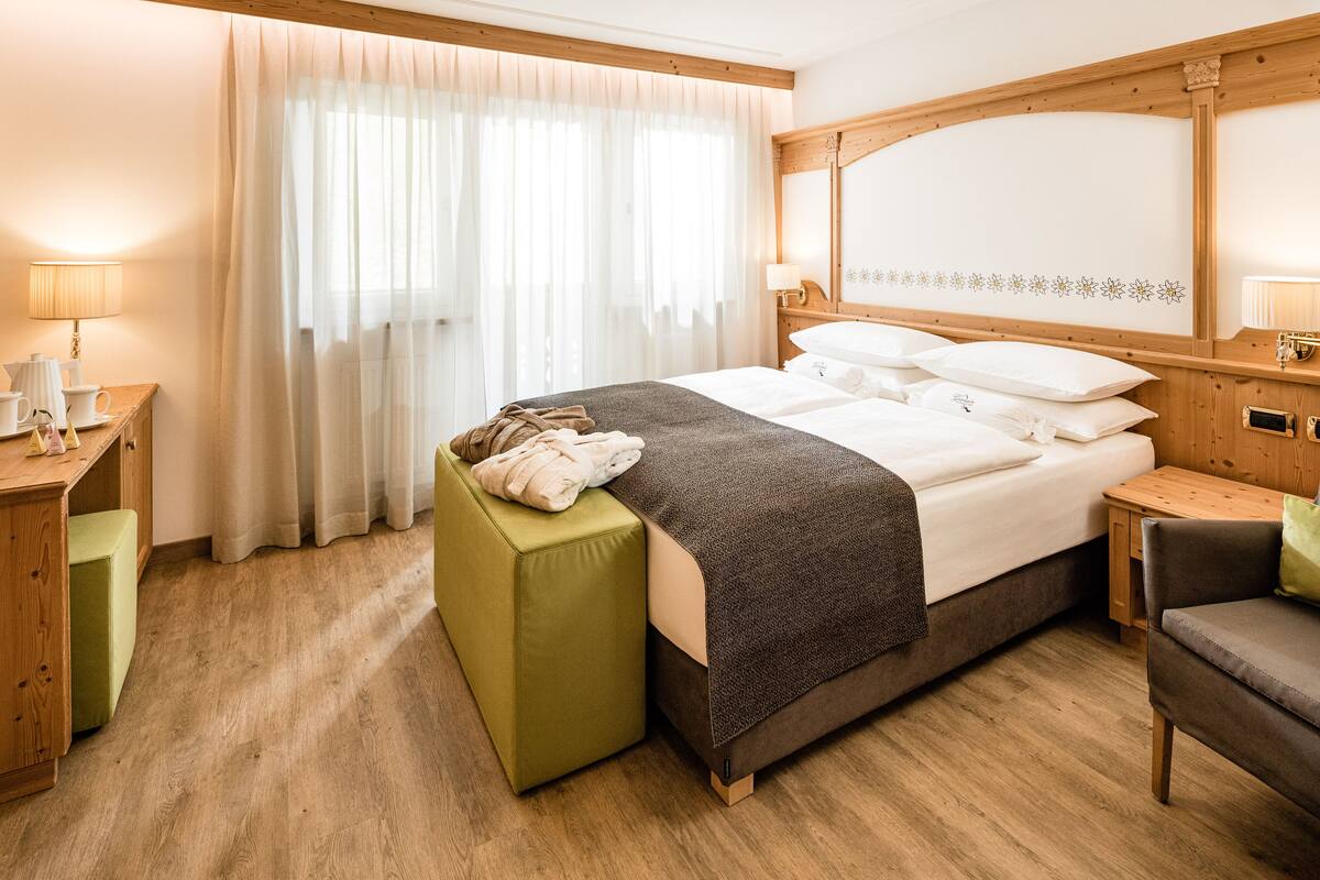 Down duvets, memory-foam beds, minibar, in-room safe