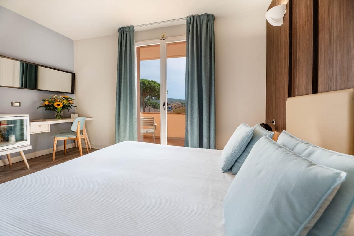 Chambre Confort Double ou avec lits jumeaux, balcon