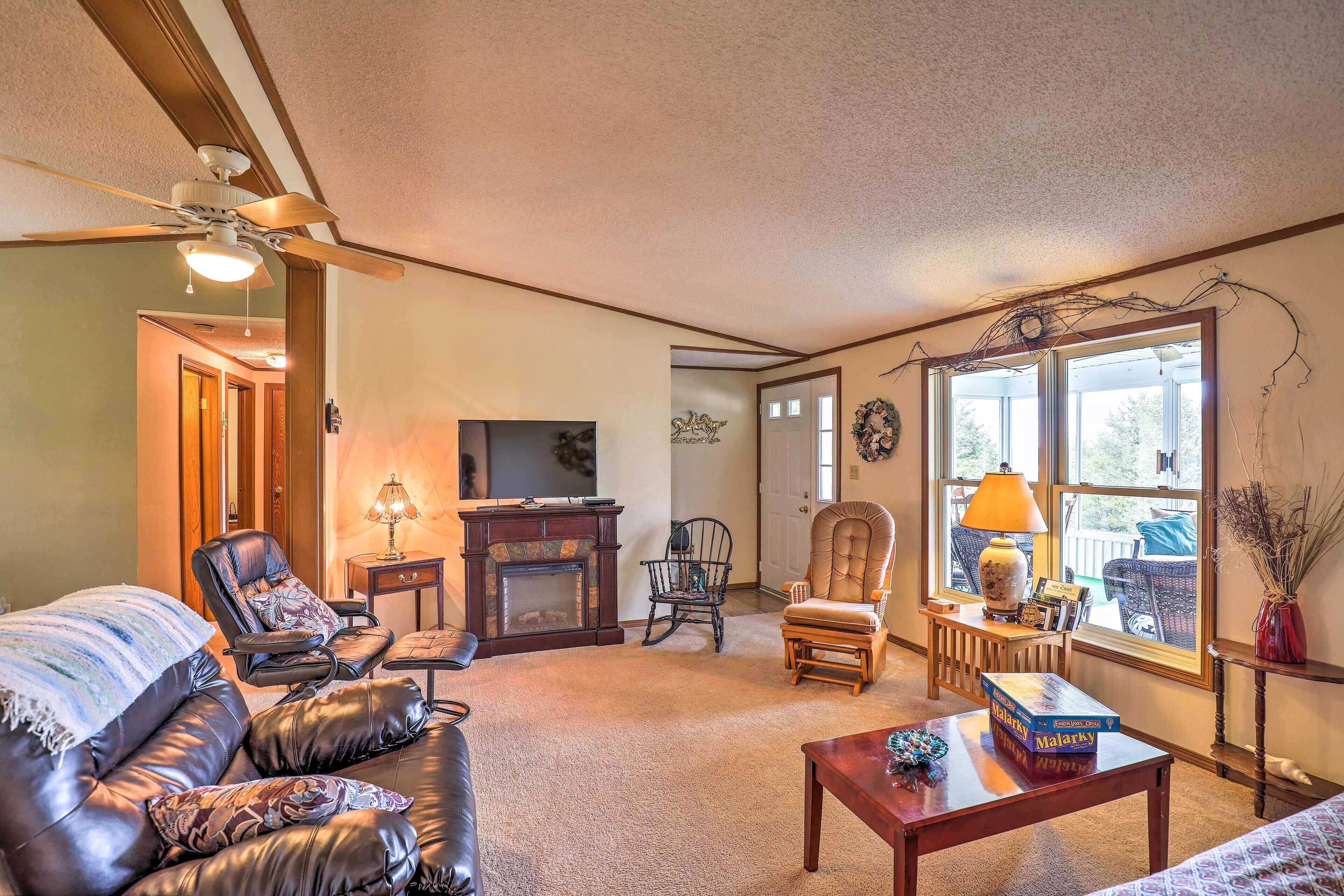 TV, fireplace, DVD player, books