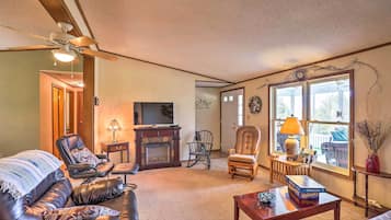 TV, fireplace, DVD player, books