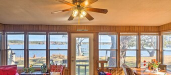 Maison de remorquage sur le lac Buchanan avec quai et kayaks!
