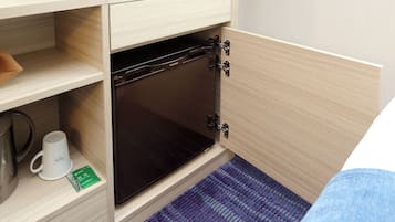 Schreibtisch, laptopgeeigneter Arbeitsplatz, kostenloses WLAN