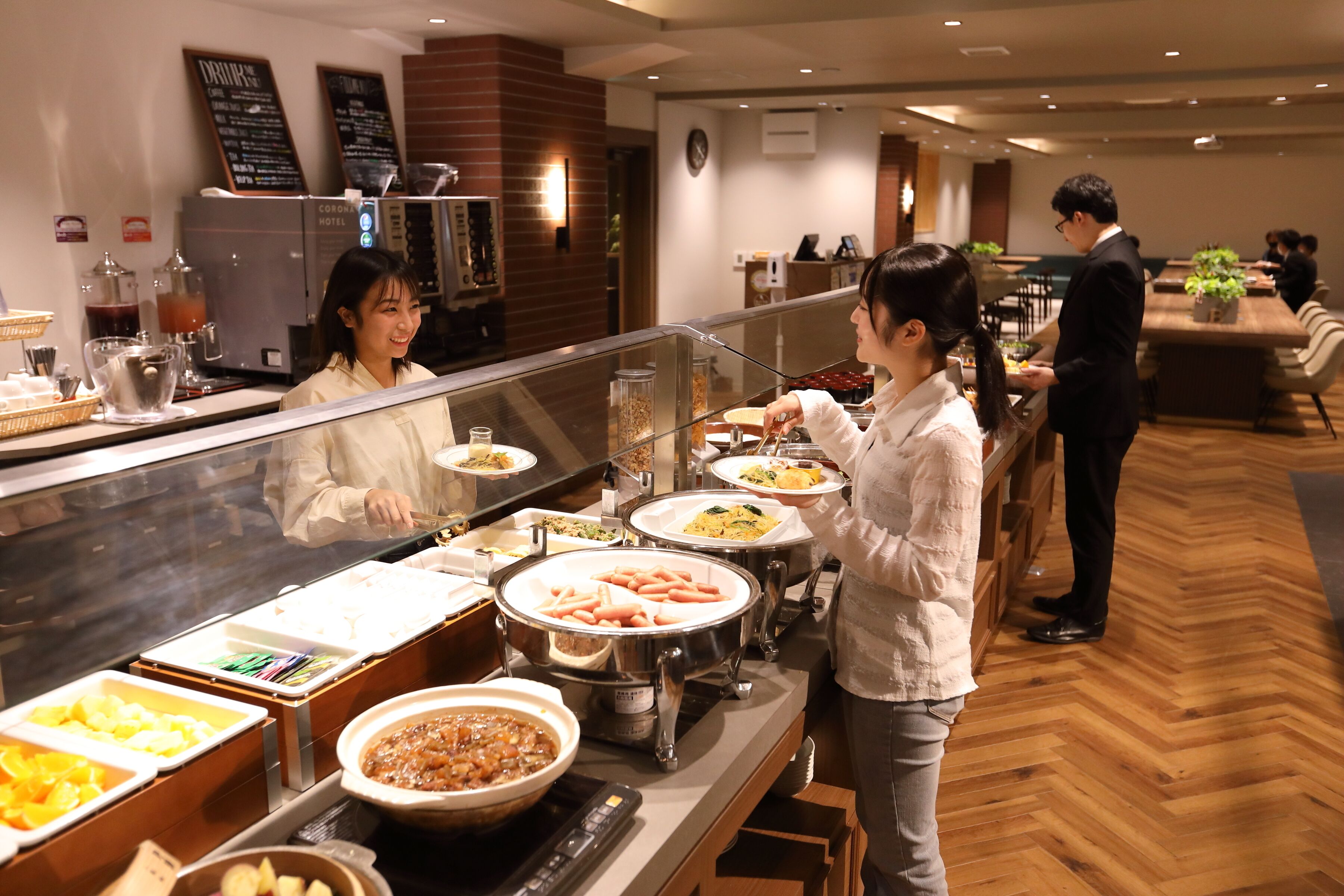 daily buffet breakfast (jpy 2800 per person)