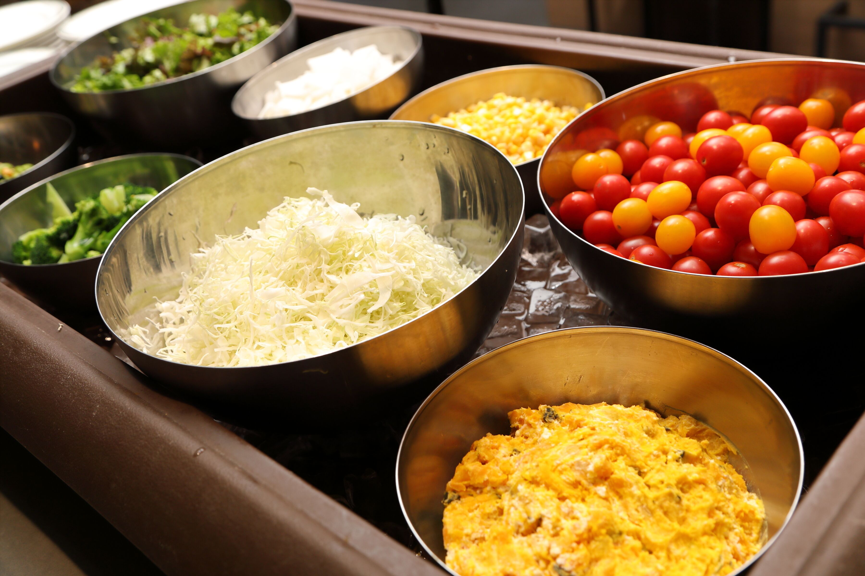 daily buffet breakfast (jpy 2800 per person)