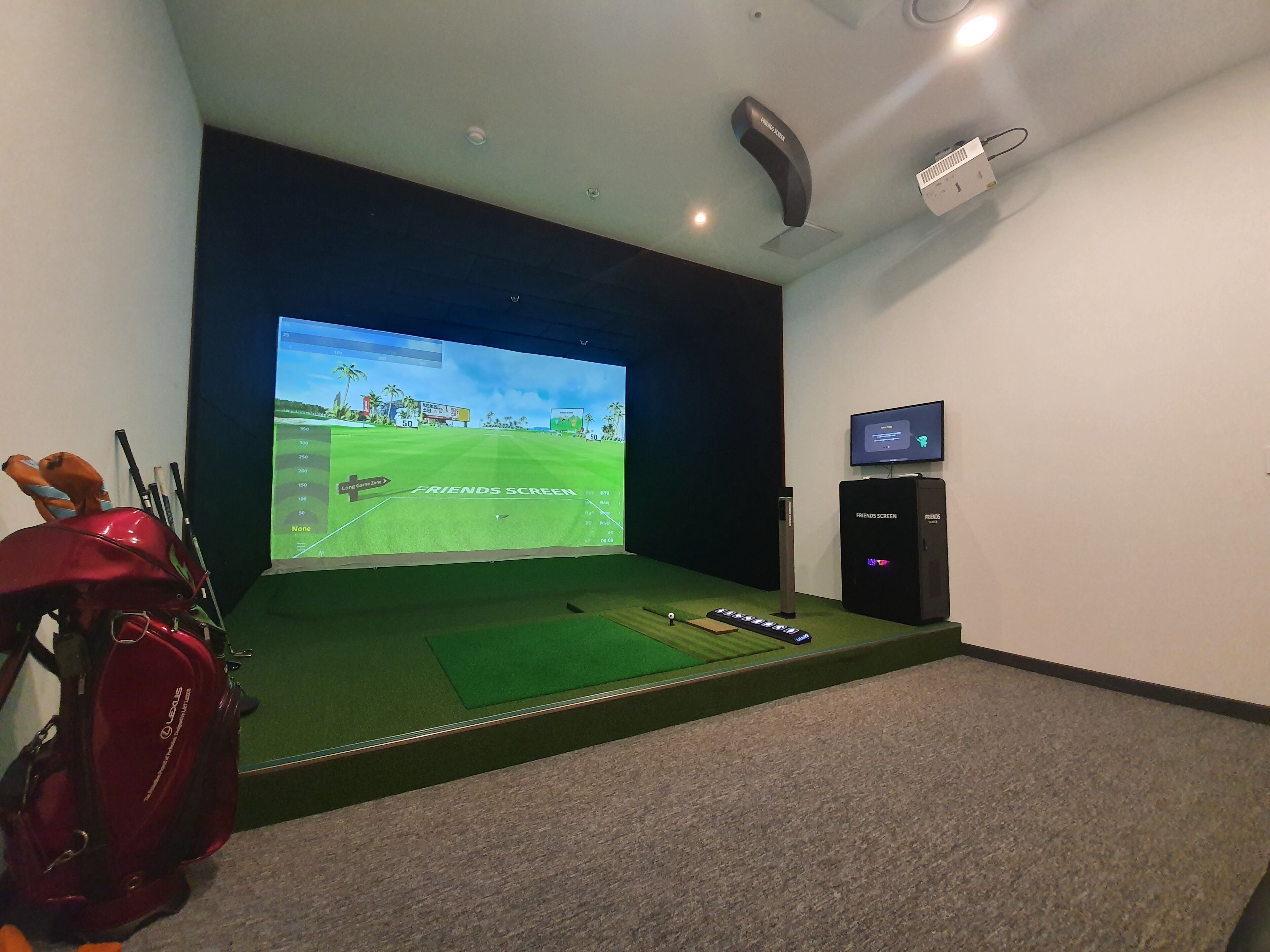 indoor golf driving range