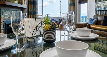 Starry Nights Condo ** VIEWS * POOL * Kylpytynnyrit * Sauna * Ilmainen WiFi * 10 min Gatlinburgiin