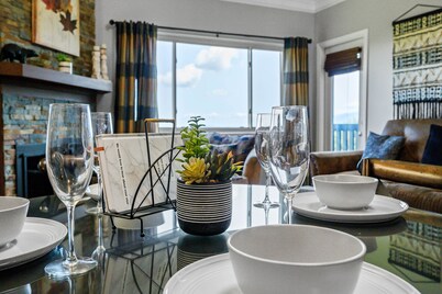 SPECTACULAR VIEWS✅️FastWiFi/HotTub/Sauna/Seasonal Pool/3.5 miles to Gatlinburg