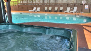 Piscine extérieure, piscine chauffée