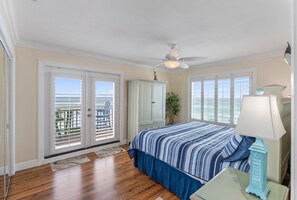 3 slaapkamers, een strijkplank/strijkijzer, gratis wifi, beddengoed