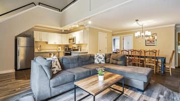 智能电视、壁炉