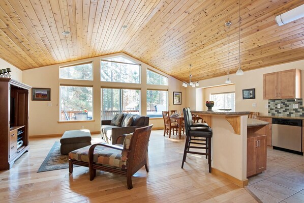 TV, fireplace, DVD player