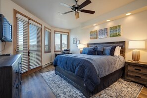 3 bedrooms, iron/ironing board, WiFi, bed sheets - CX343 | Nice Views | Ski In/Out | Vaulted Ceilings | Winter Shuttle | Hot Tub (Steamboat Springs)