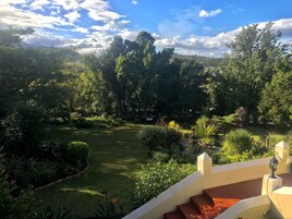 经典套房, 独立浴室, 花园景观 | 阳台景观