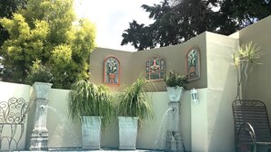 Unclassified image, 2 of 55, button - Braeside Guest House (Swellendam)