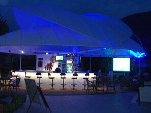 Poolside bar