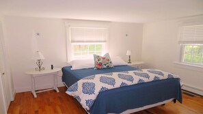 3 bedrooms, free WiFi - Your Perfect South Chatham Summer Stay!! (Chatham)