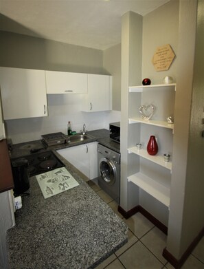 Comfort Apartment, 1 Bedroom | 1 bedroom, individually decorated, individually furnished - Jozistay Savannah Apartments (Roodepoort)