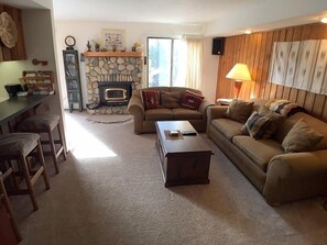 TV, peis og DVD-spiller