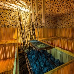 Sauna, vasca idromassaggio, bagno turco, trattamenti per il corpo