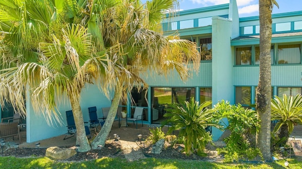 Property grounds - Unit 14, Peaceful Palms, 2.5 Bedroom Beach Condo (Panama City Beach)